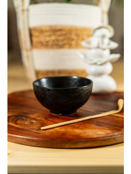 Tradičná japonská miska na matchu Kuro