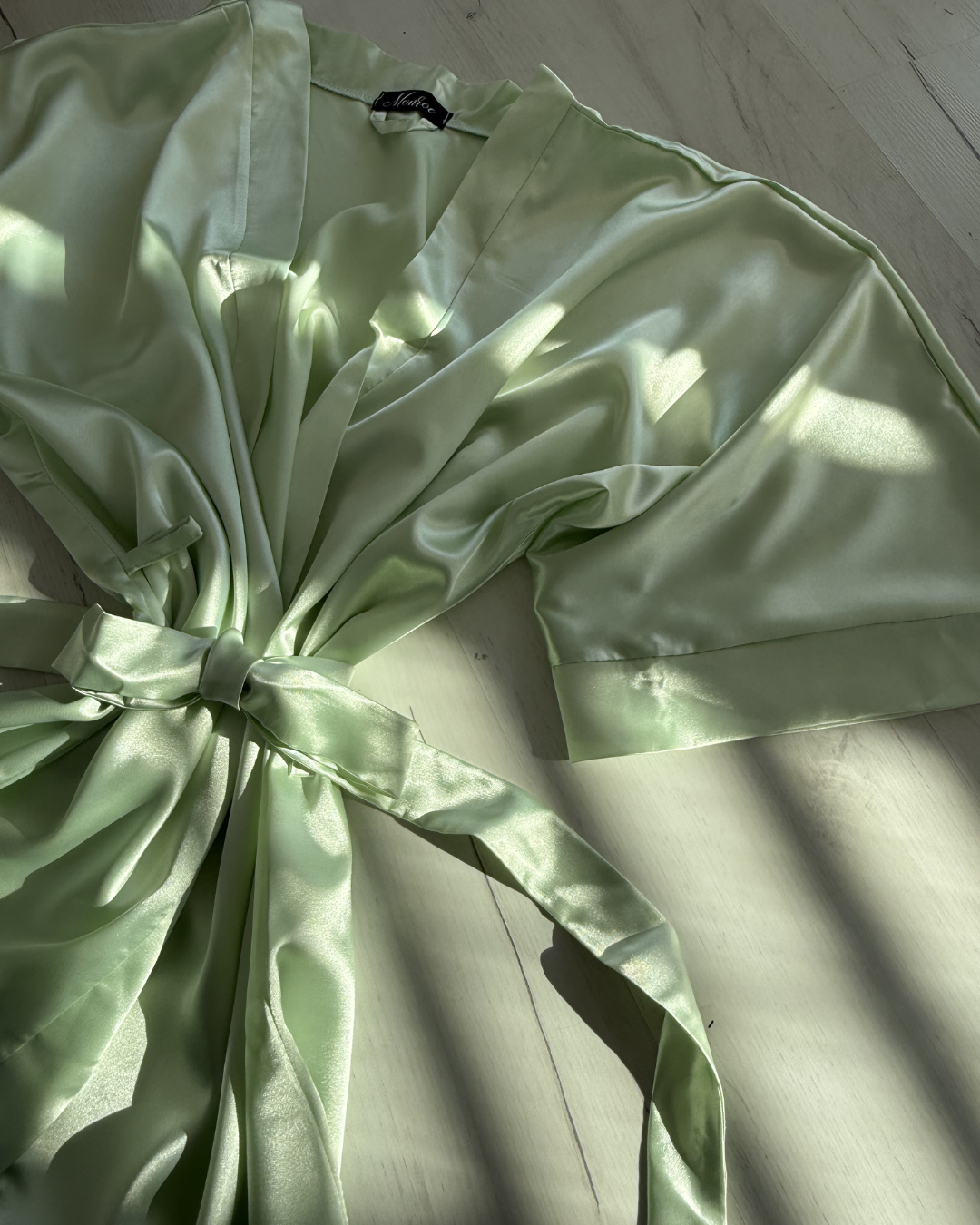 Saténový župan v odtieni SAGA GREEN