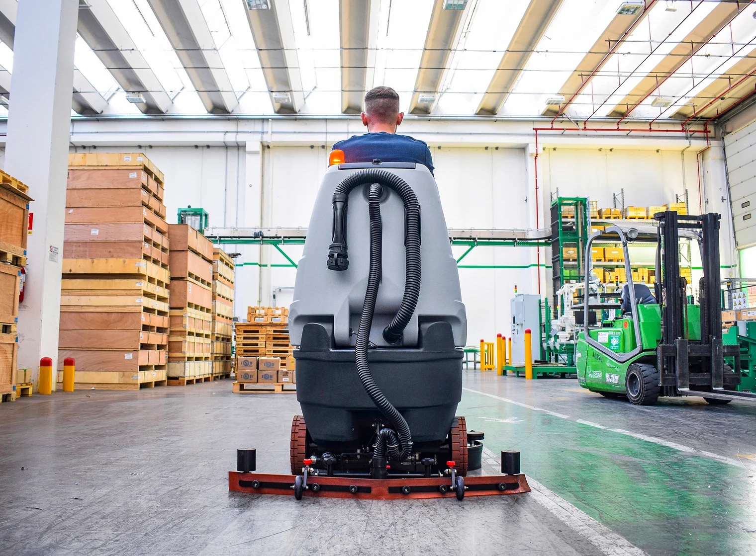 Starostlivosť o podlahy v skladoch a logistických centrách