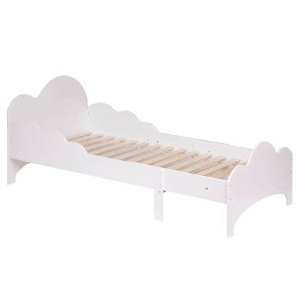 dřevěná rostoucí postel