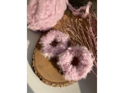 Háčkovaná scrunchie gumička do vlasů