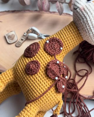 Chcete si uháčkovať žirafku zadarmo? Pre svoj nový návod hľadám testera/testerku 🧡 Háčkovanie tela je zložitejšie, než u...