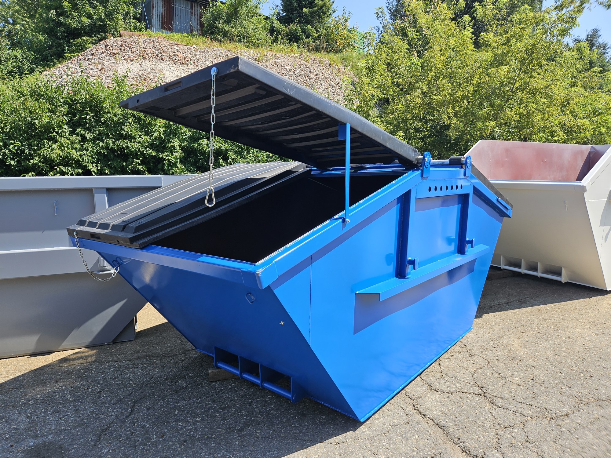 Mulda s plastovými víky