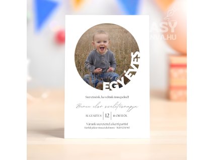 Fotós születésnapi meghívó sablon kerek vízjel