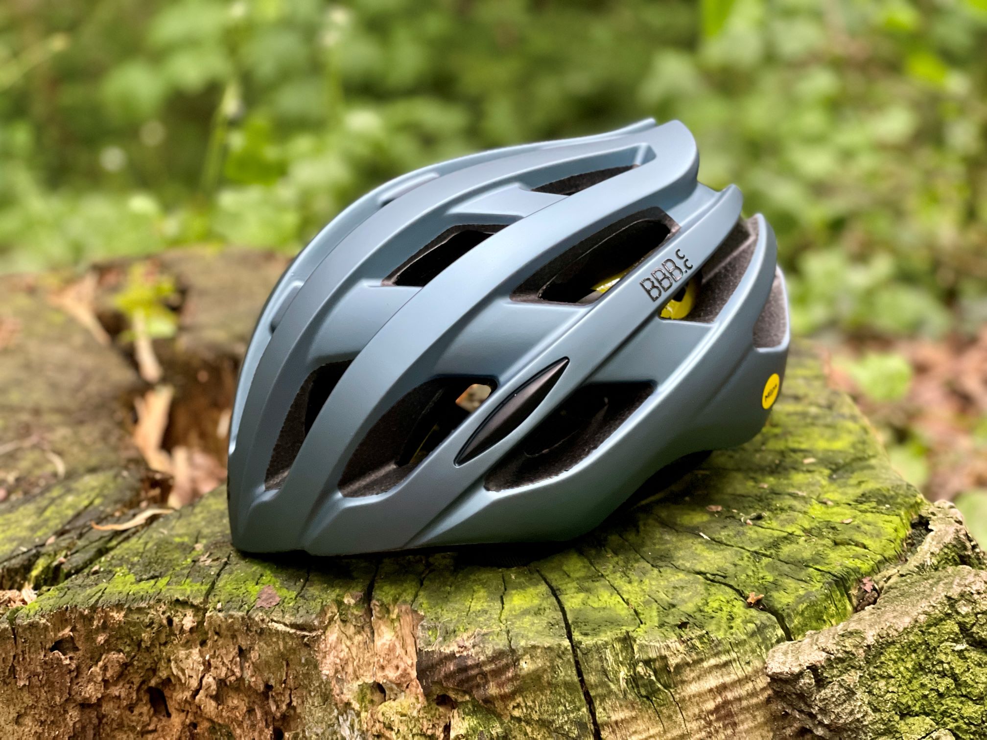 RECENZE: Lehounká helma BBB Hawk pro milovníky silnice, XC nebo gravelu