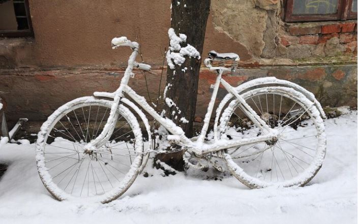 Jak zazimovat kolo – údržba, parkování a co dál?