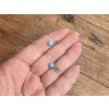Stříbrné náušnice se světle modrými opálovými kuličkami 6 mm