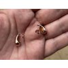 Stříbrné náušnice rose gold ve tvaru kapky s puzetovým zapínáním