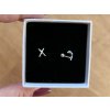 Stříbrné minimalistické náušnice křížek
