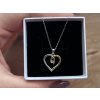 Stříbrný náhrdelník s propleteným srdcem a zirkonem