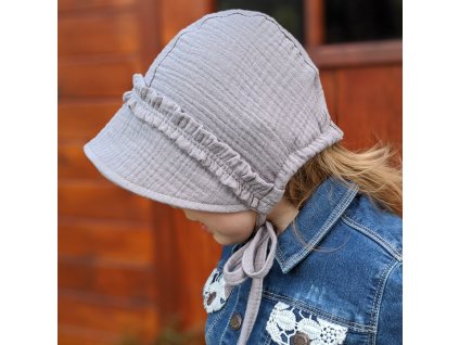 Detský čepiec grey s volánmi (Veľkosť 1041)