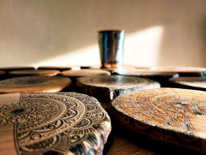 Podtácek větší prasklina