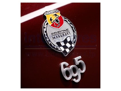 Abarth 500 felirat Edizione Maserati 695