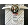 Emblemat Alfa Romeo GT Alfa Romeo na przednim grillu