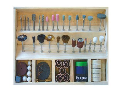 18251 sada nastrojov 103 ks v drevenom kufriku