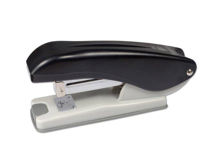 SEŠÍVAČKA ČERNÁ BOXER S2 20LISTŮ A9791030