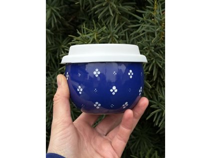 Pohárek na kávu s sebou 4puntík bílý na modré