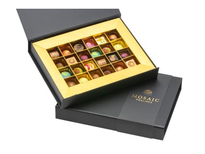 kolekce cokoladove pralinky 24ks cerna krabicka sikmo
