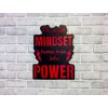 The right Mindset turns pain into Power - Správné myšlení promění bolest v sílu -motivační dekorace na zeď