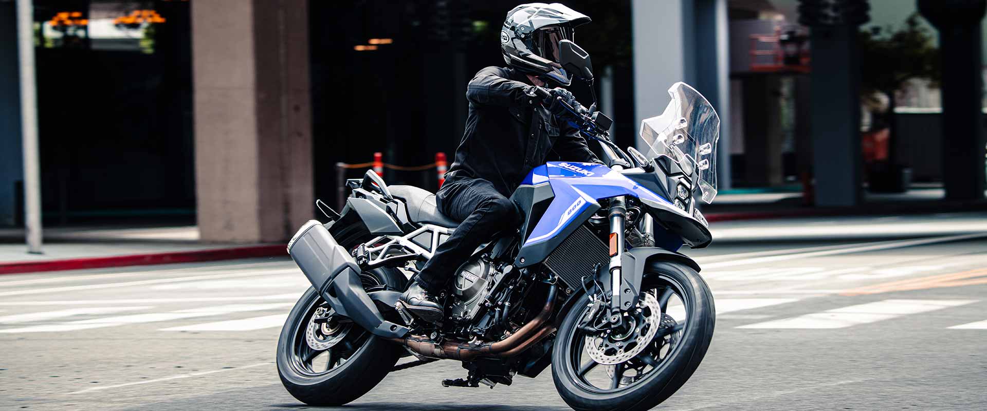 Suzuki-V-Strom-800-action-2