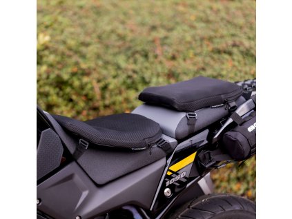 39569 20 dofukovaci podlozka pres sedlo spolujezdce a enduro air seat pillon and enduro oxford