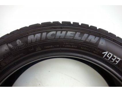 Zimní Michelin 215/55R18 - 4ks  - vzorek cca 8,5 mm