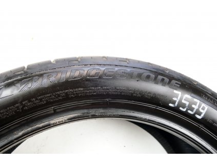 Letní Bridgestone 245/40R18 - 2ks  - vzorek cca 7,1 mm