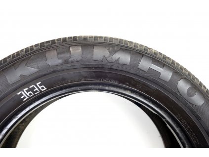 Zimní Kumho 235/60R18 - 2ks  - vzorek cca 6,7 mm