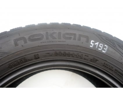 Zimní Nokian 225/60R17 - 2ks  - vzorek cca 6,1 mm