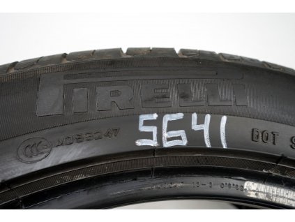 Letní Pirelli 235/45R18 - 4ks  - vzorek cca 5,1 mm