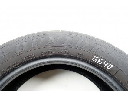 Letní Dunlop 205/55R16 - 2ks  - vzorek cca 4,6 mm