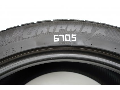 Zimní Gripmax 275/40R20 - 2ks  - vzorek cca 6,1 mm