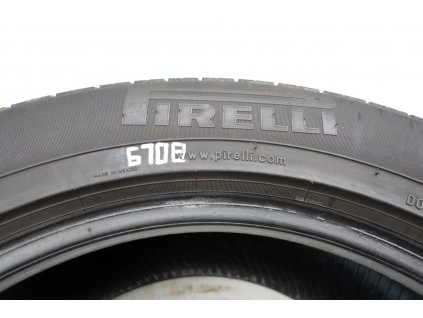 Letní Pirelli 285/45R19 - 2ks  - vzorek cca 6 mm