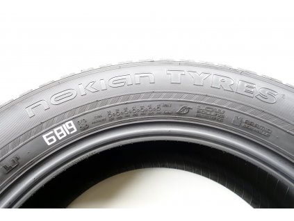 Zimní Nokian 235/60R18 - 4ks  - vzorek cca 8 mm