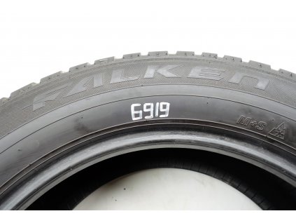 Zimní Falken 225/60R17 - 2ks  - vzorek cca 5,4 mm