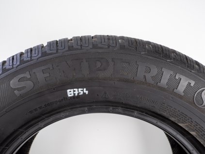 Zimní Semperit 215/65R16 - 2ks  - vzorek cca 7,4 mm
