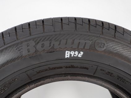 Letní Barum 215/70R15C - 2ks  - vzorek cca 7,7 mm