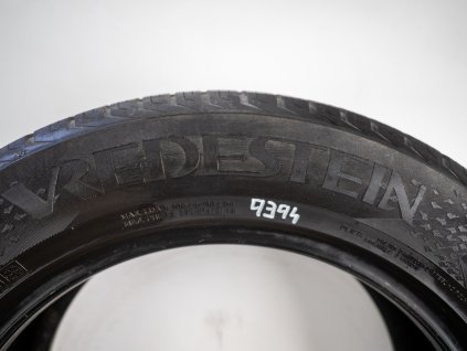 Celoroční Vredestein 225/60R18 - 2ks  - vzorek cca 5,2 mm