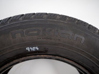 Letní Nokian 205/75R16C - 2ks  - vzorek cca 8,4 mm