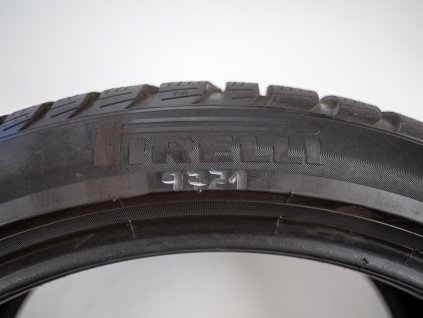 Zimní Pirelli 255/40R20 - 4ks  - vzorek cca 7,3 mm