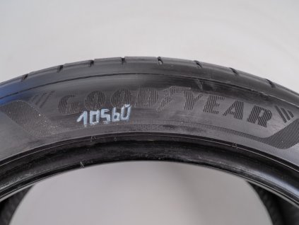 Letní Goodyear 225/45R19 - 4ks  - vzorek cca 5,3 mm