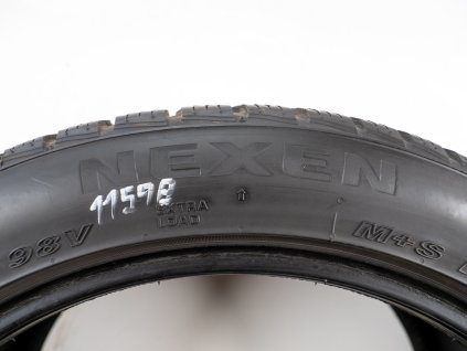 Zimní Nexen 235/45R18 - 4ks  - vzorek cca 7,4 mm