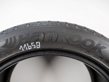 Letní Hankook 235/45R17 - 2ks  - vzorek cca 6,4 mm