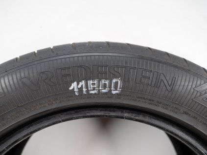 Letní Vredestein 235/50R17 - 4ks  - vzorek cca 5,7 mm