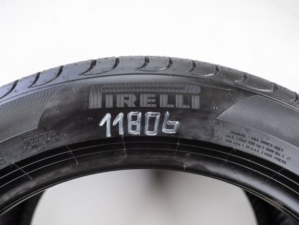 Letní Pirelli 235/45R17 - 4ks  - vzorek cca 7,4 mm