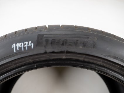 Letní Pirelli 315/35R21 - 2ks  - vzorek cca 7,2 mm