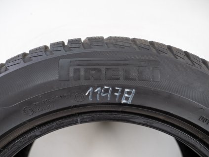 Zimní Pirelli 205/60R16 - 4ks  - vzorek cca 6,9 mm