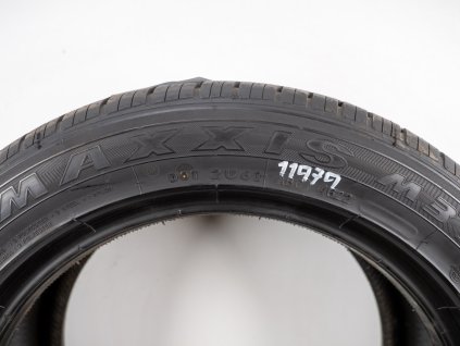 Letní Maxxis 215/55R17 - 4ks  - vzorek cca 7,7 mm