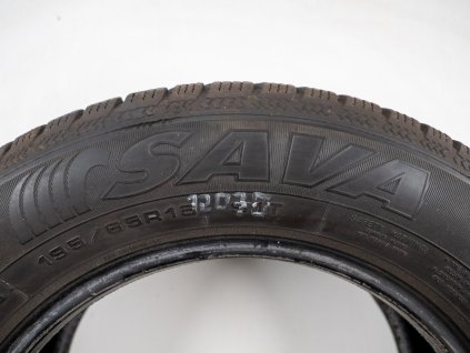 Zimní Sava 195/65R15 - 2ks  - vzorek cca 6,5 mm