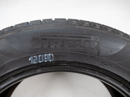 Zimní Pirelli 255/55R19 - 2ks  - vzorek cca 5,6 mm